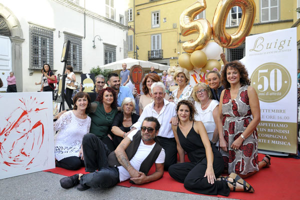 Luigi coiffeur parrucchiere a lucca professionista nel mondo dell'hair stylist.